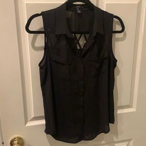 Black button down tank!